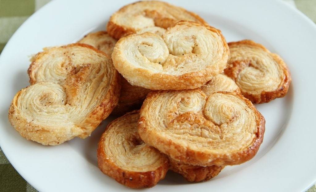 L'art de la pâtisserie avec des emporte-pièces variés