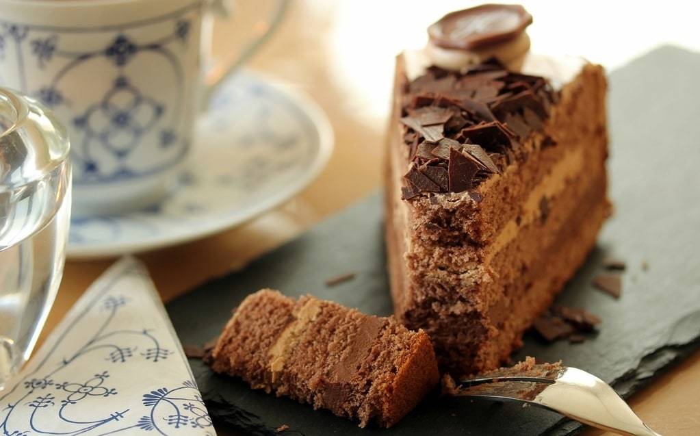 Quel est la température du chocolat pour quil soit brillant ?
